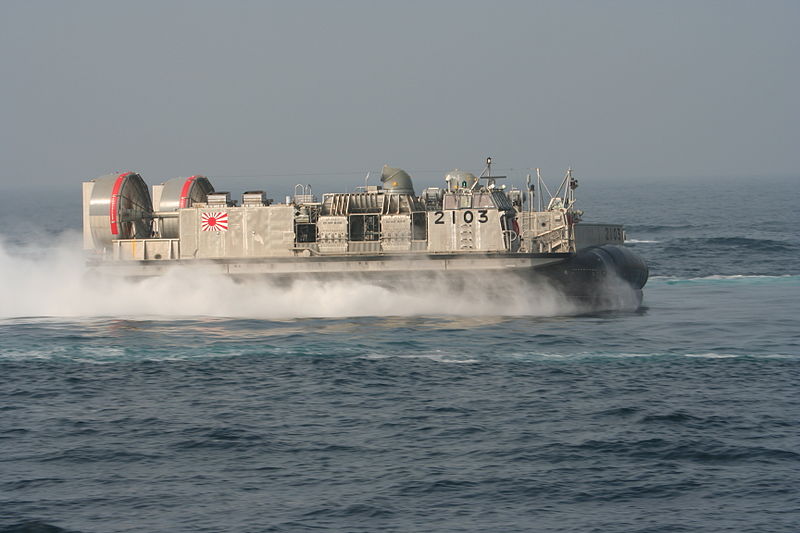 800px-JMSDF_LCAC.JPG