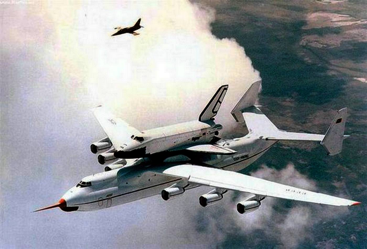 an-225-dream-buran-l-39-chase-plane.jpg