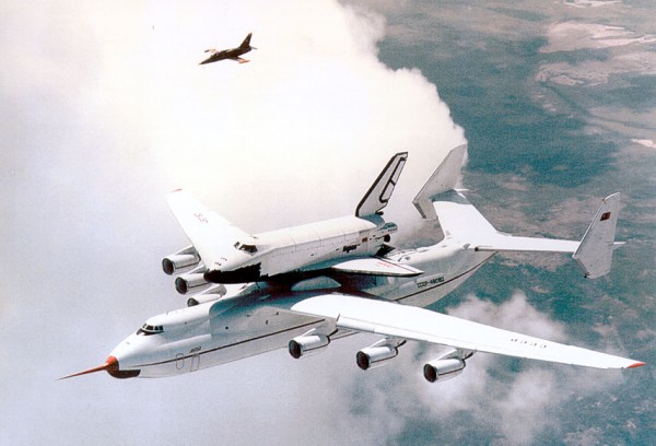 L-39_An-225_Buran.jpg