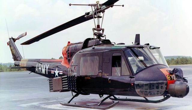 uh-1_ara_gunship_01.jpg