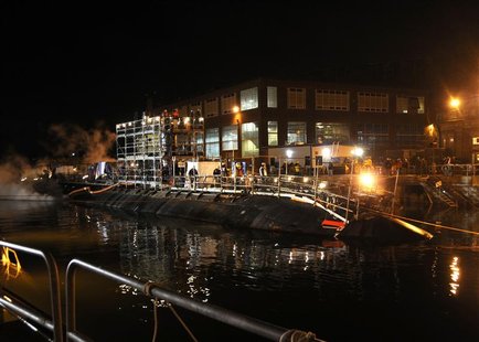 2012-05-24T205057Z_1_CBRE84N1LX000_RTROPTP_3_USREPORT-US-USA-SUBMARINE-FIRE_JPG_475x310_q85.jpg