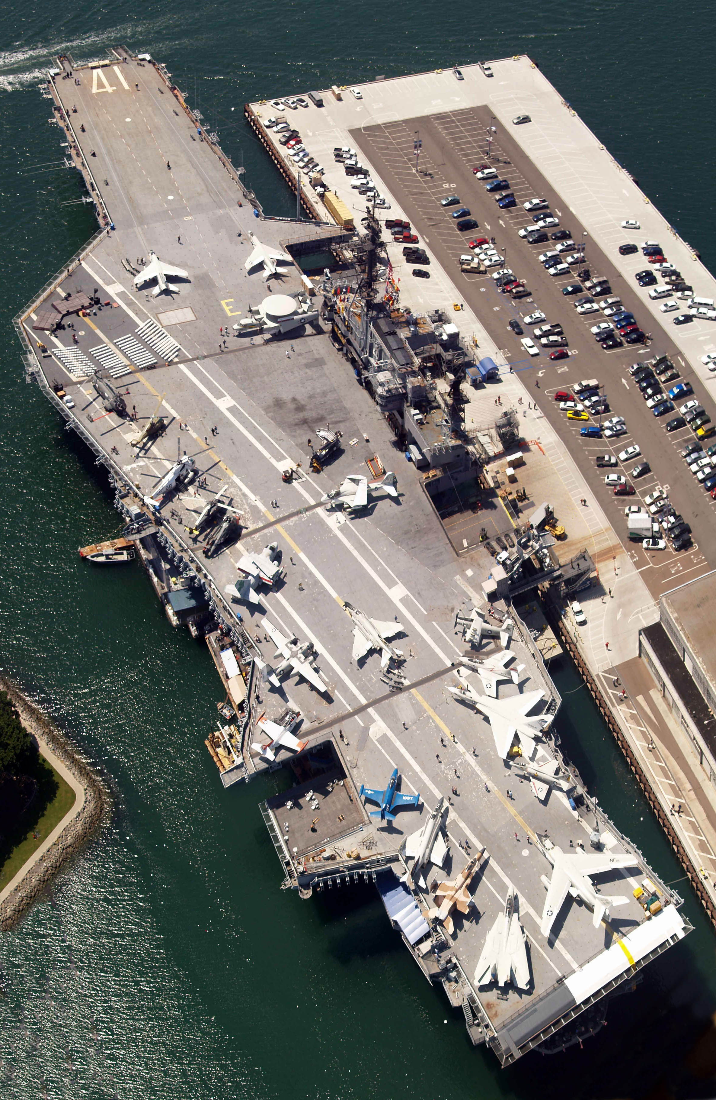 USSMidwayByPhilKonstantin.jpg