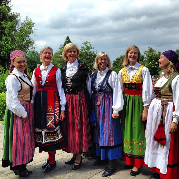 swedish-folk-costume-stora-hult-scania-1.jpg