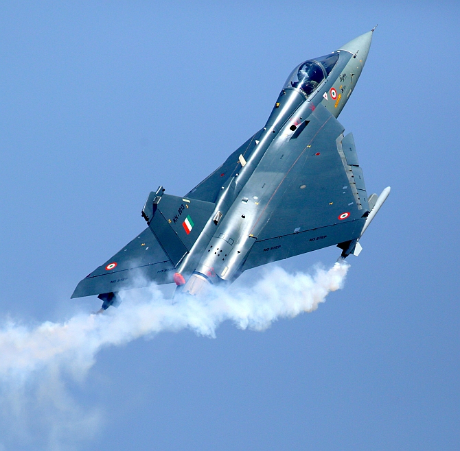 01tejas1.jpg