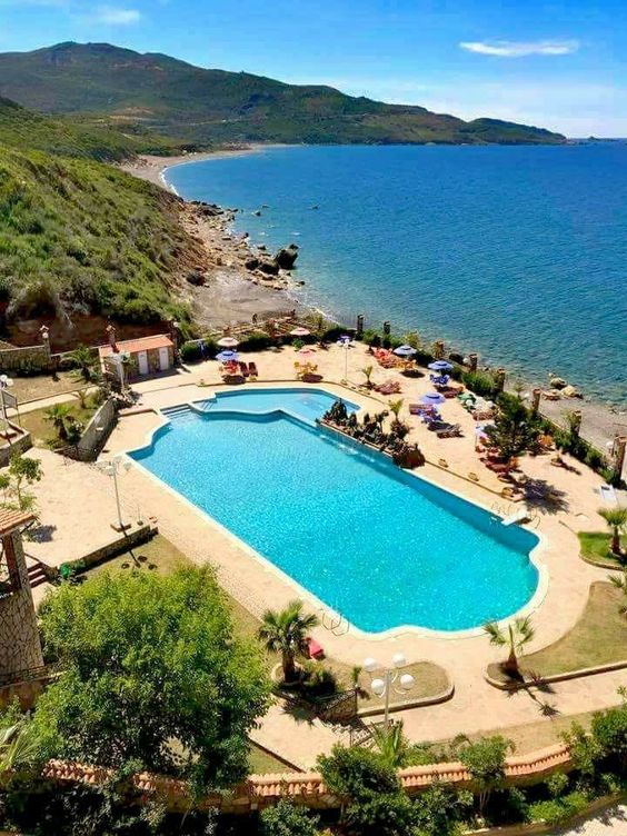L’image contient peut-être : ciel, océan, piscine, plein air, nature. Bejaia, Algérie
