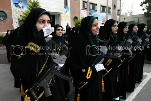 military_woman_iran_police_000137jpg.jpg