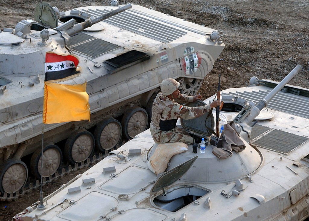 BMP-1_Iraqi_Army_001_forum.jpg