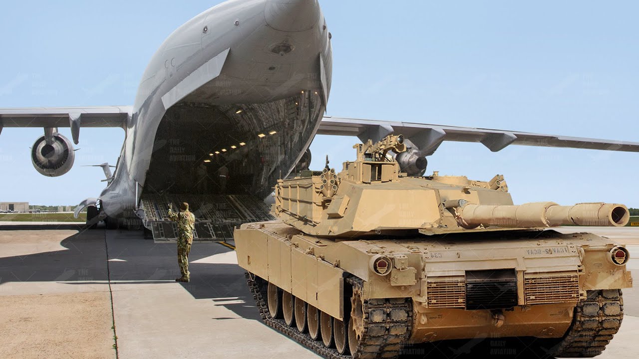 US Loads 70 Ton M1 Abrams Tank Inside Enormous C-17 Globemaster ...