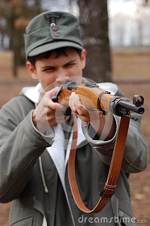 german-soldier-wwii-reenacting-thumb4396665.jpg