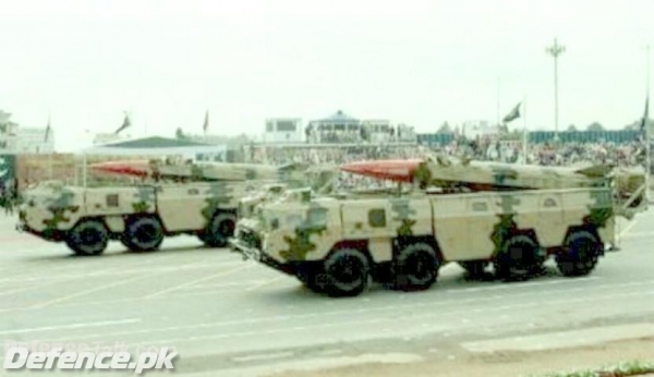 Shaheen-1_missiles_passing_through_parade_venue.jpg