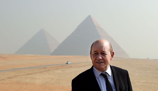 jean-yves-le-drian-en-egypte_5248513.jpg