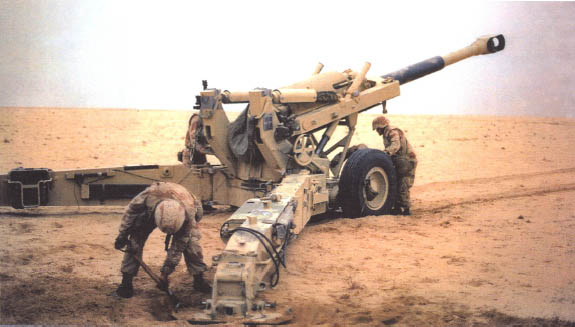 Marineartilleryatkhafji.jpg