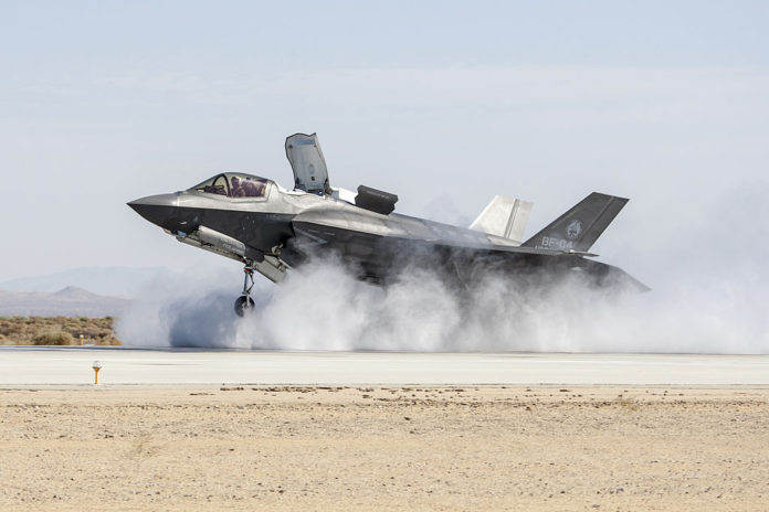 F-35B-Edwards-AFB-696x464.jpg