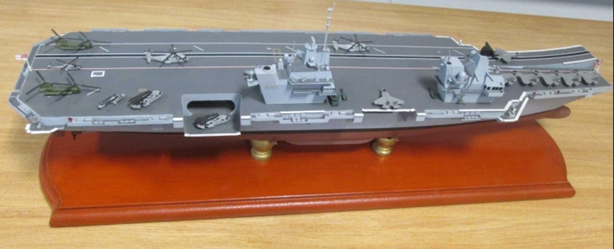 Queen-Elizabeth-Airfix-Model-3.jpg