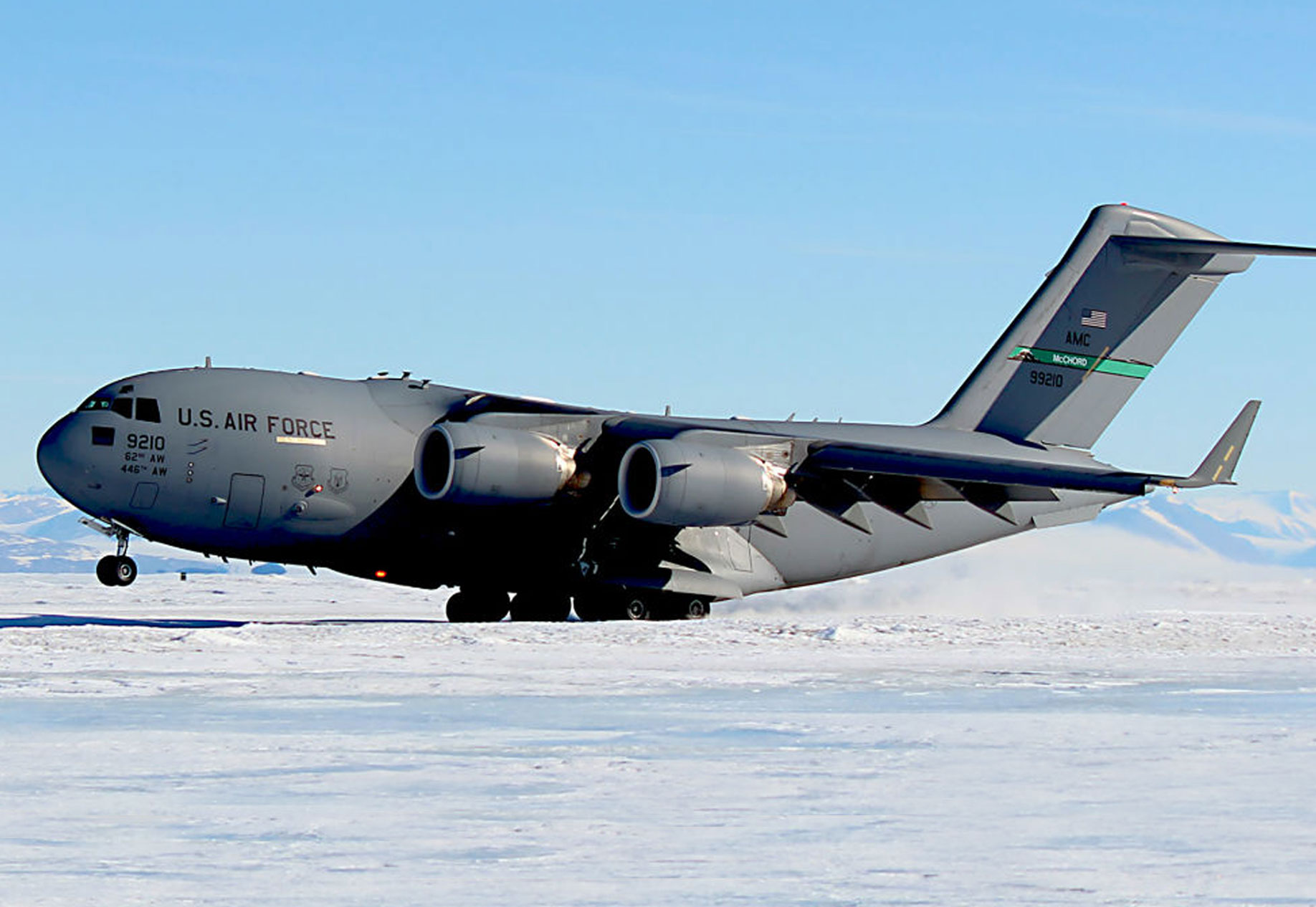 Boeing-C-17-Globemaster-III.jpg