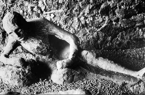 pompeii-victim-50657432-sw.jpg