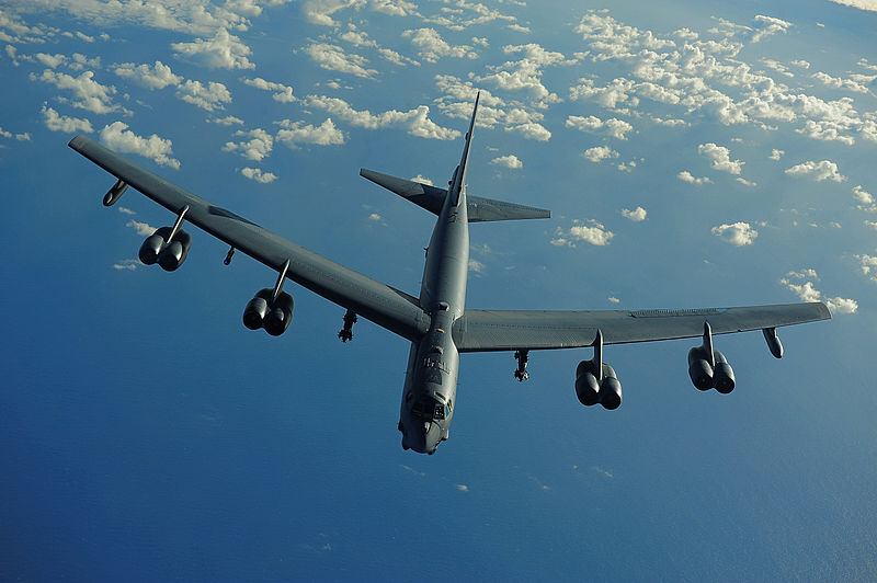 800px-USAF_B-52_participating_in_RIMPAC_2010.jpg