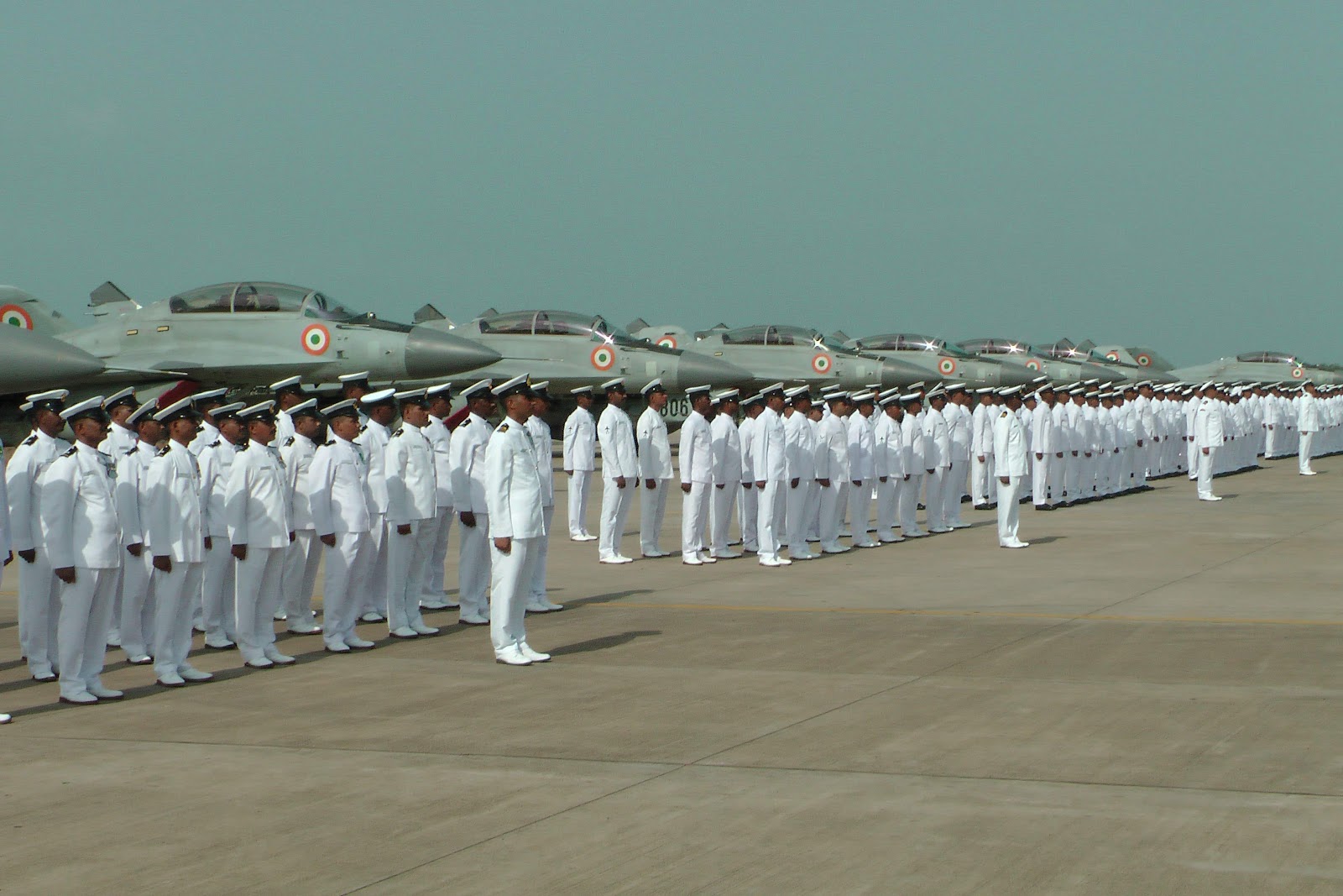 143473_72019339_01-01-01-01MiG-29%20parade2.jpg