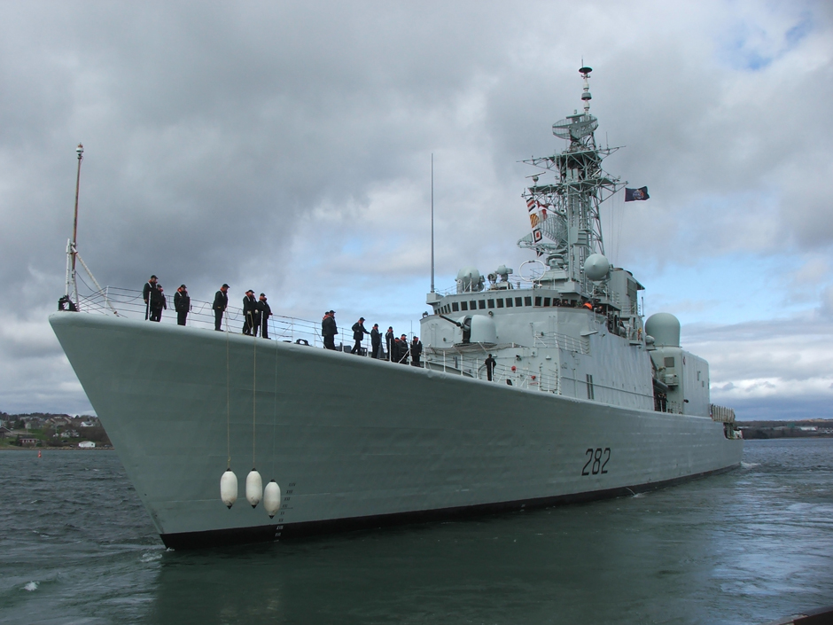 hmcs_athabaskan-_sydney-_nova_scotia.jpg