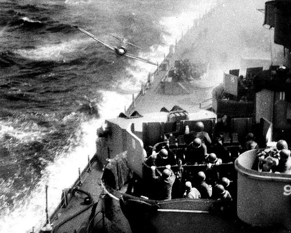 Kamikaze-about-to-hit-USS-M.jpg