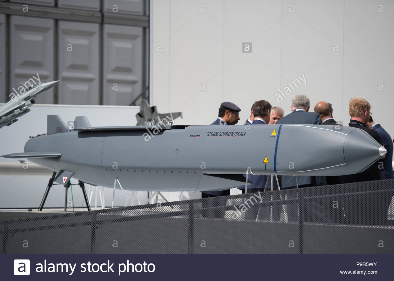 farnborough-hampshire-uk-17-july-2018-busy-second-day-of-the-biennial-farnborough-international-trade-airshow-fia2018-open-to-aerospace-and-defence-buyers-and-sellers-credit-malcolm-parkalamy-live-news-P9B5WY.jpg