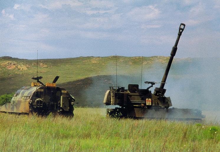 LAND_M109A6_and_M992_FAASV_lg.jpg