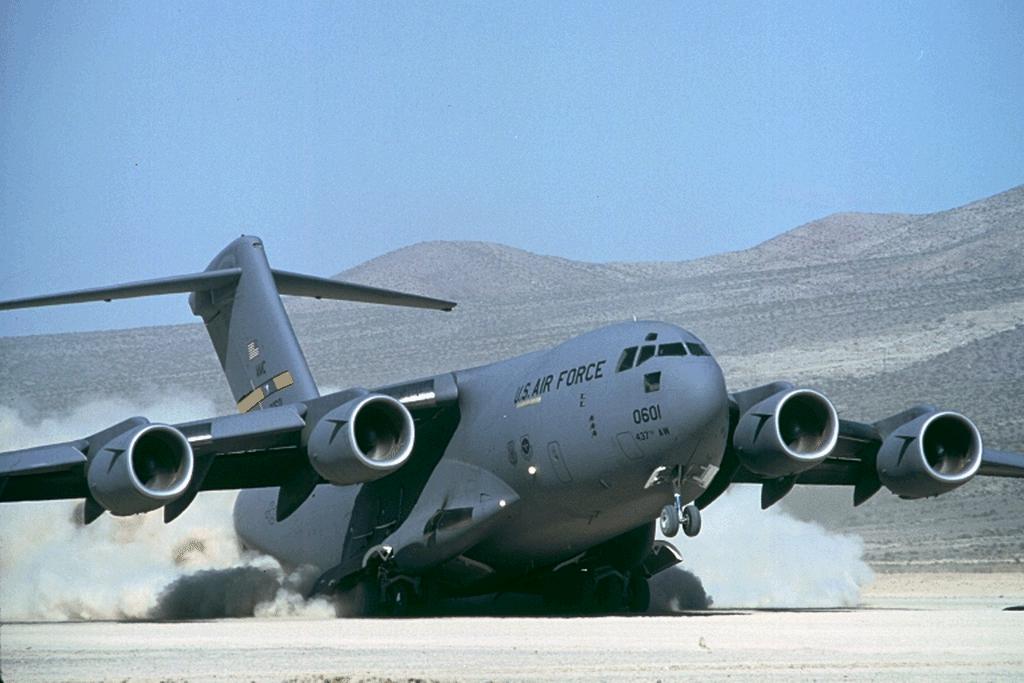 C-17_Globemaster_III.jpg