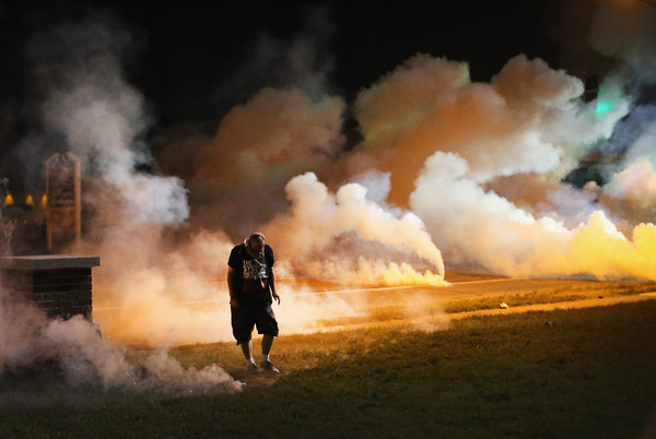 chi-missouri-police-shooting-20140813