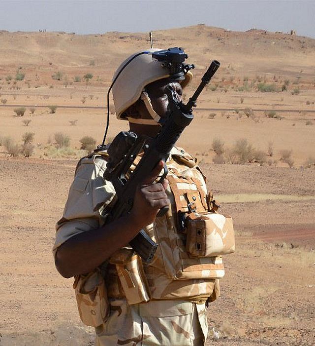 Sudanese_army_has_selected_Chinese-made_QBZ-97_assault_rifle_for_its_Kombo_Future_Soldier_System_640_001.jpg