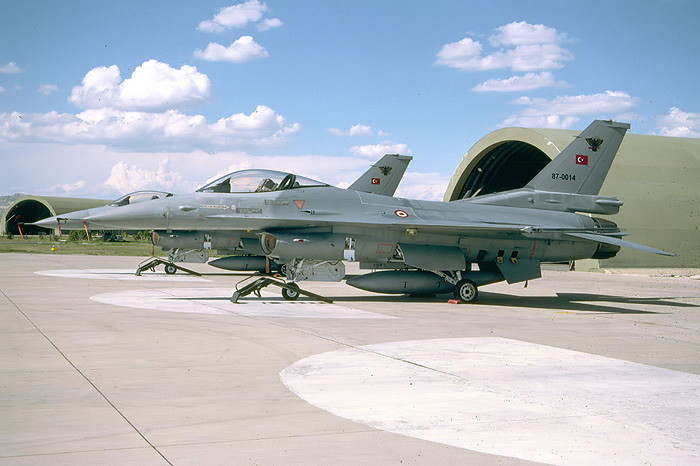 F16C30_870014.jpg