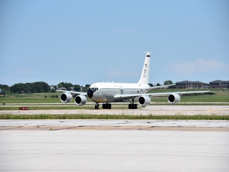 الطائرة WC-135R Constant Phoenix وهي مخصصة لرصد النشاط الإشعاعي المرتبط باستخدام الأسلحة النووية. - airforce-technology.