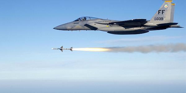 600x300_bonus-F-15CfiresAIM-7Sparrow.jpg