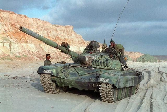 t-72-DMSD9901159_JPG.jpg