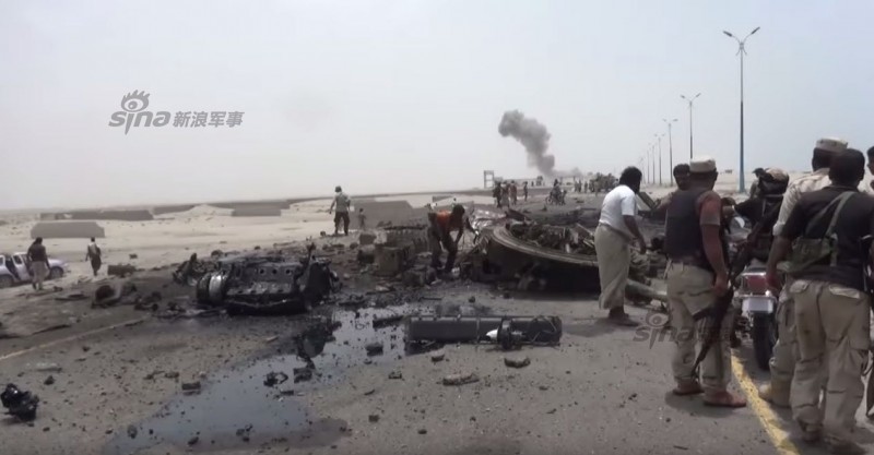 UAE%2BBMPs%2Bdestroyed%2Bin%2BYemen%2Bmines%2B1.jpg