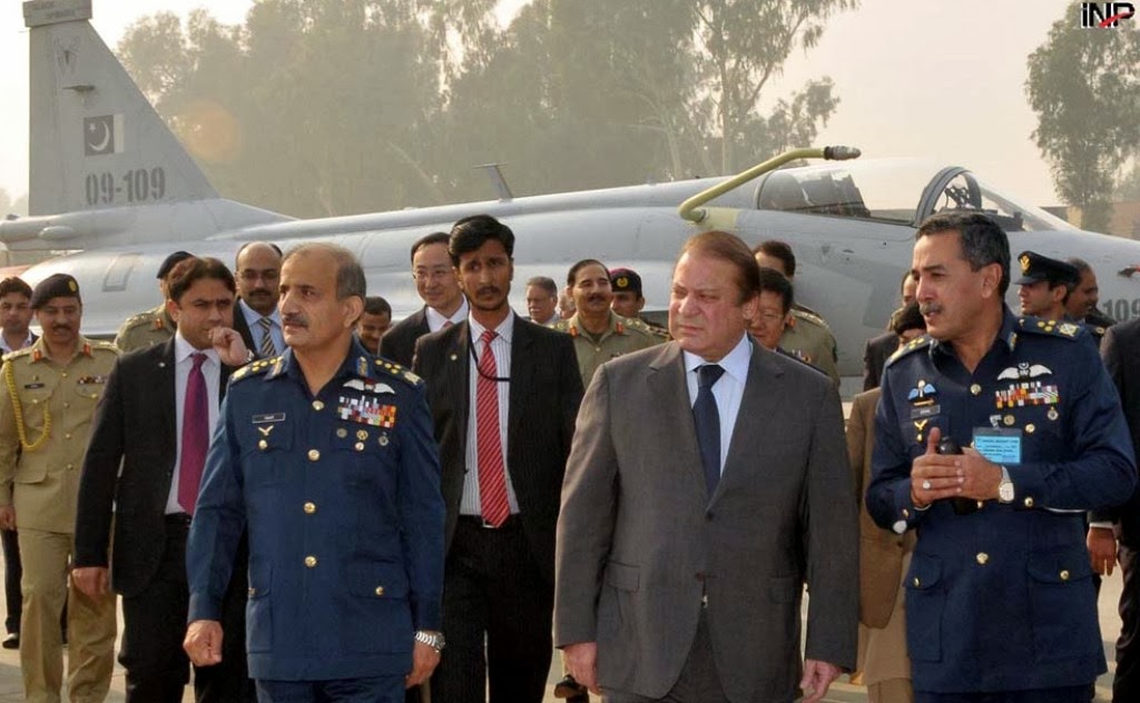 JF-17+Thunder+Fighter+Jets+Fitted+with+Fixed+In-Flight+Refuelling+%28IFR%29+Probe+pakistan+air+force+paf+il-78+tanker+blcok+I+II+III+IV%281%29.jpg