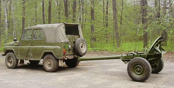 Nona-M1_2B23_semi-automatc_120mm_towed_mortar_tsniitochmash_Russia_Russian_defence_industry_IDEX_2001_002.jpg