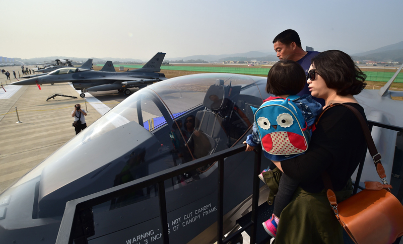 Seoul%2BInternational%2BAerospace%2Band%2BDefense%2BExhibition%2B2015%2B4.jpg