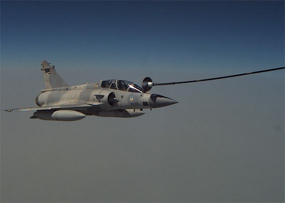 UAE+Mirage+2000+on+left+pod+low.jpg