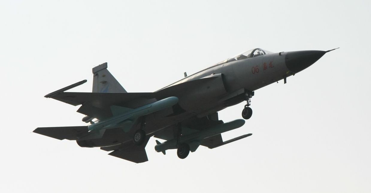 JF-17+Thunder+C-802A+Anti-Ship+cruise+missile+with+range+of+180+kilometers+255+c803+yj83+PLAAF+Navy+attack+operational+maritime+fighter+jet+pakistan+air+force+china+%25285%2529.jpg