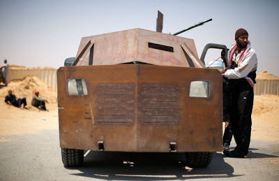 unique_madmax_type_libyan_rebel_fighter_weapons_640_33.jpg