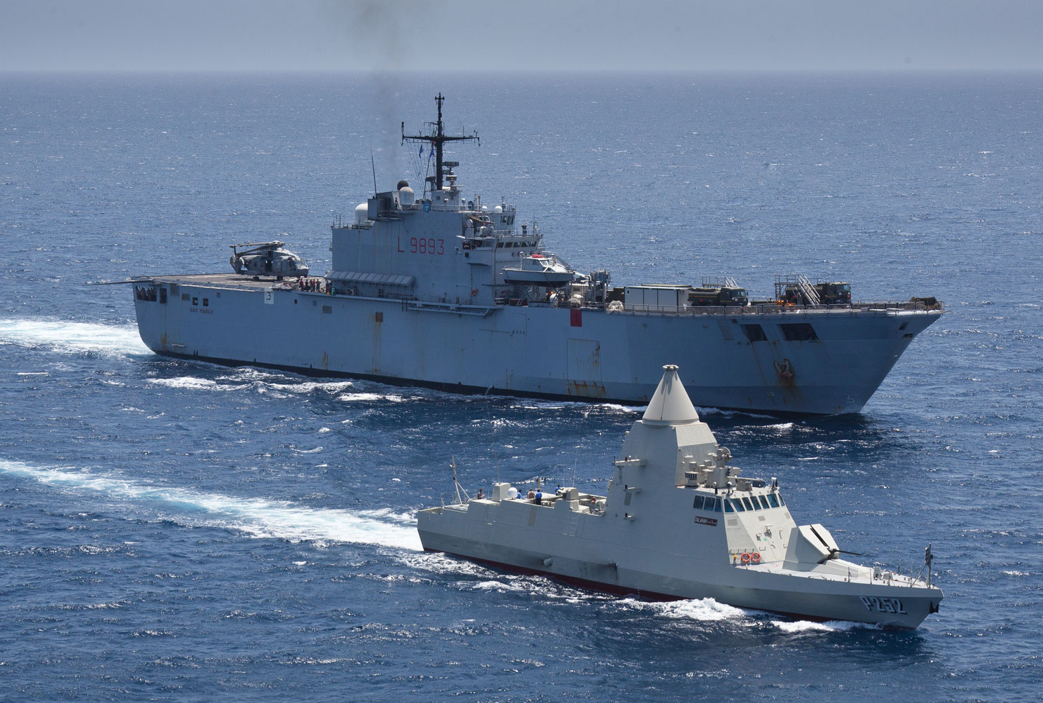 Falaj+2+class+patrol+boats+P252Qarnen+United+Arab+Emirates+Navy+stealth+inshore+patrol+vessels+(IPVs)P251Ganthoot+(3)fALAJ2Stealth++UAE+Navy++Ghantoot,+P252+Salahah.jpg