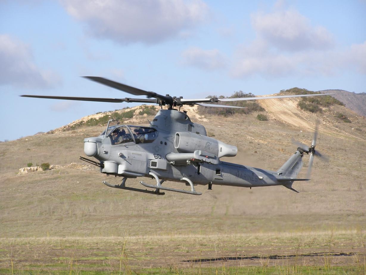 Bell+AH-1z+SuperCobra+(4).jpg