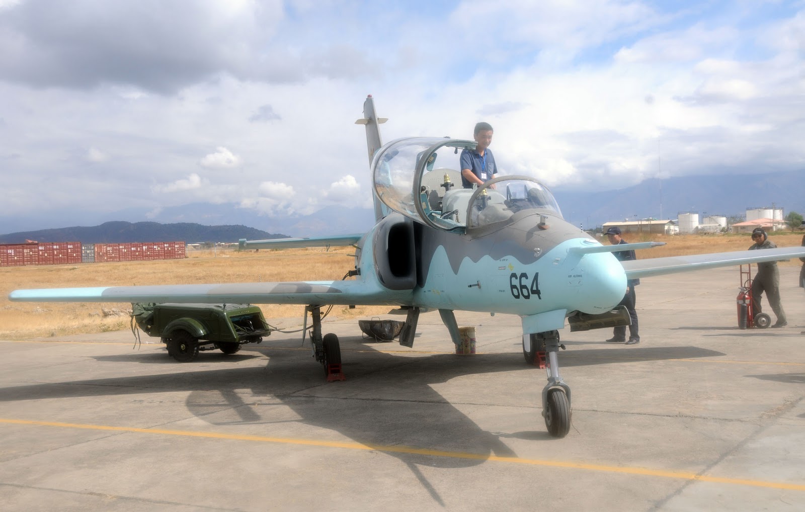 Air+Force+Bolivia+JiaoLian-8+%2528JL-8%2529+K-8+Karakorum+Light+Attack+Jet+Trainer+Aircraft+Hongdu+Aviation+Industry+Corporation+%2528HAIC%2529+of+China+Aeronautical+Complex+%2528PAC%2529++Pakistan+Air+Force+%2528PAF%2529+People%2527s+Liberation+Army+Air+Force++%25284%2529.jpg
