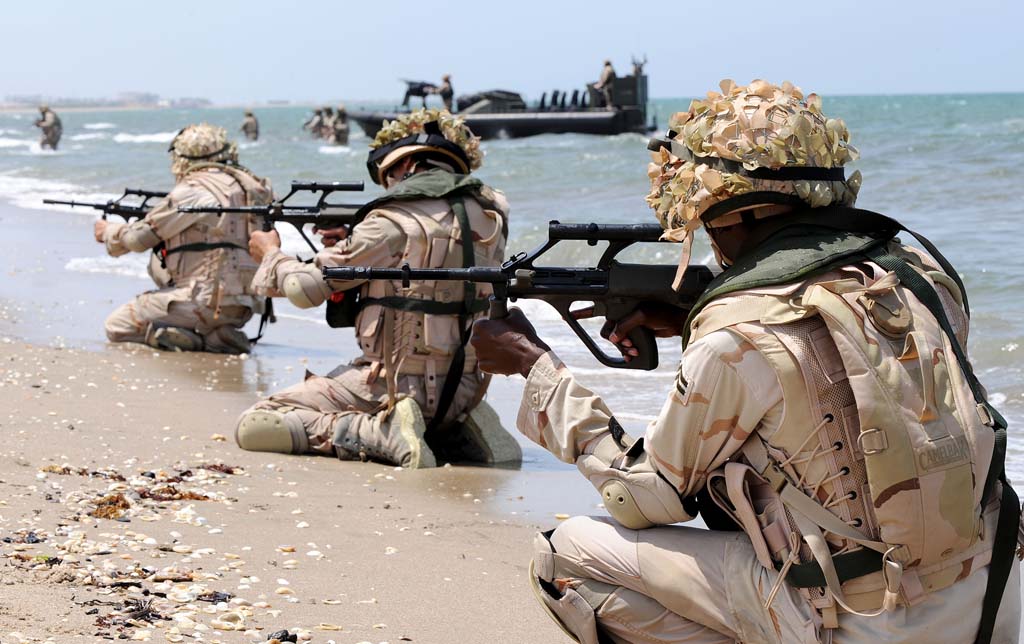 Saudi_Marines_beach_assault.jpg