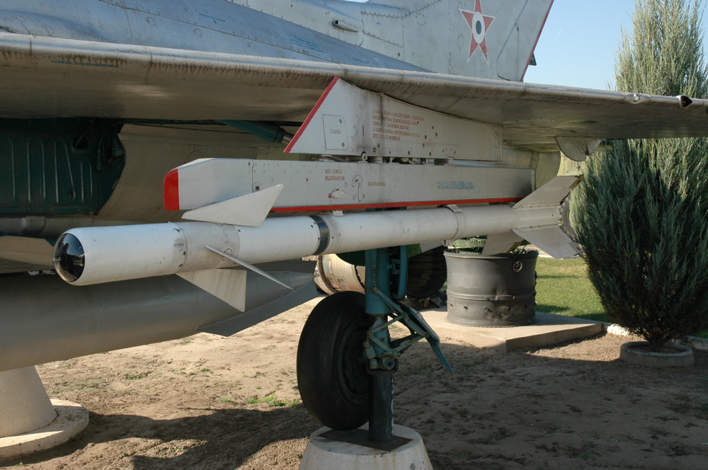 R-3_Air-to-Air_Missile.jpg