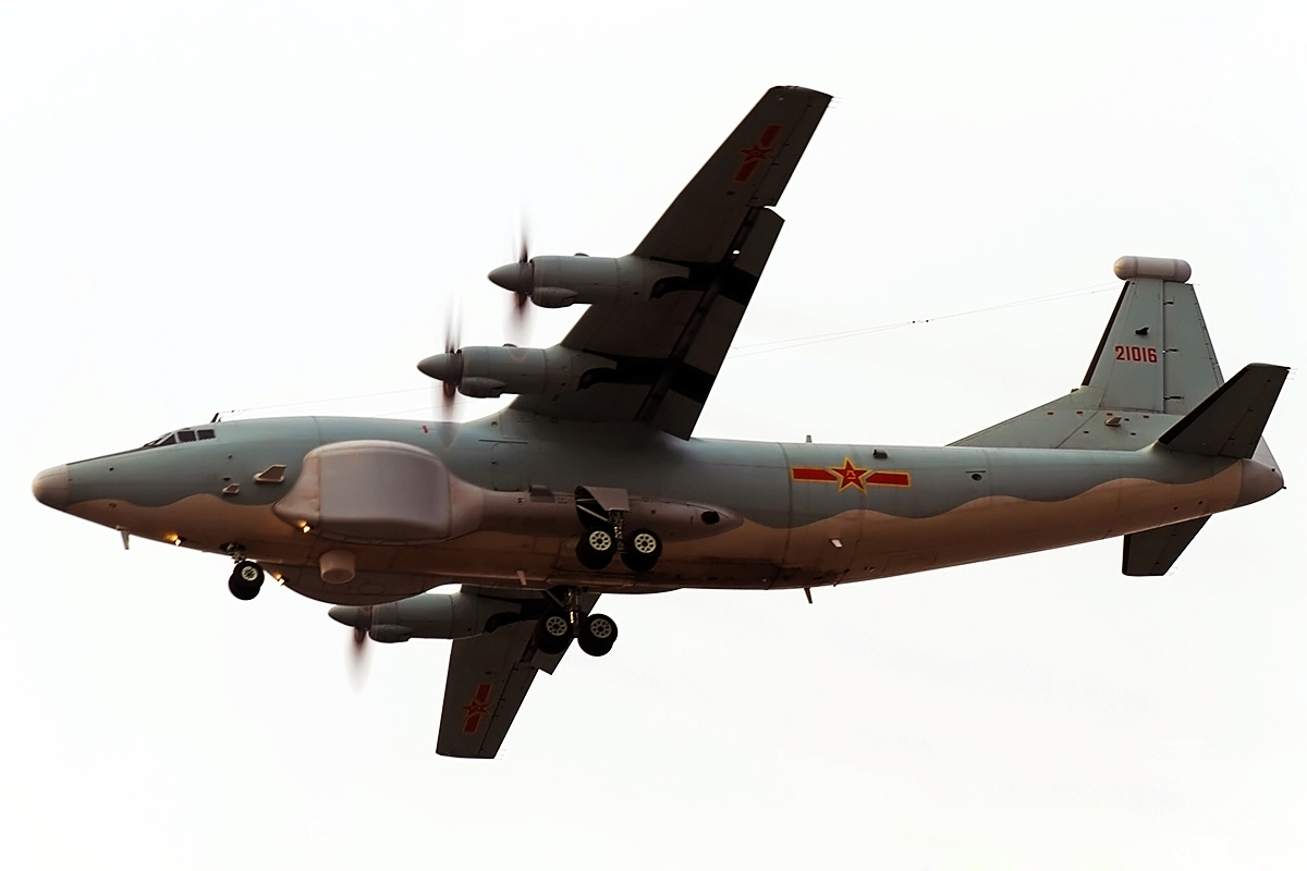 Y-8GX4+ELINT+Aircraft+%2528High+New+4%2529+PLAAF+Chinese+People%2527s+Liberation+Army+Air+Force++y-8+f400+600+y-9+%25287%2529.jpg