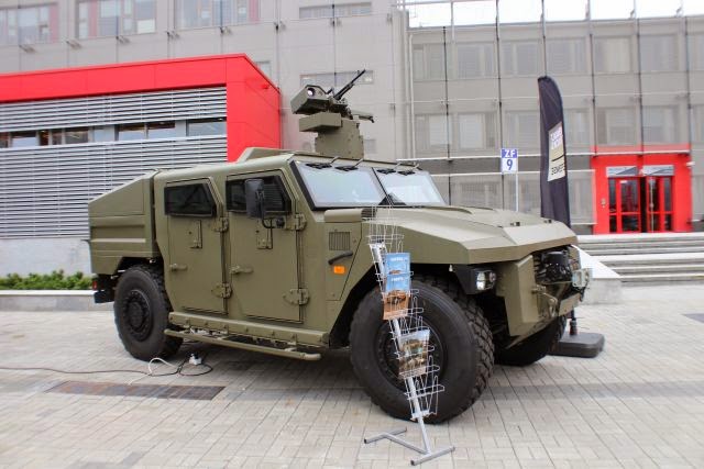 Renault_trucks_defense_presents_VABMkIII_and_sherpa_light_640_001.jpg