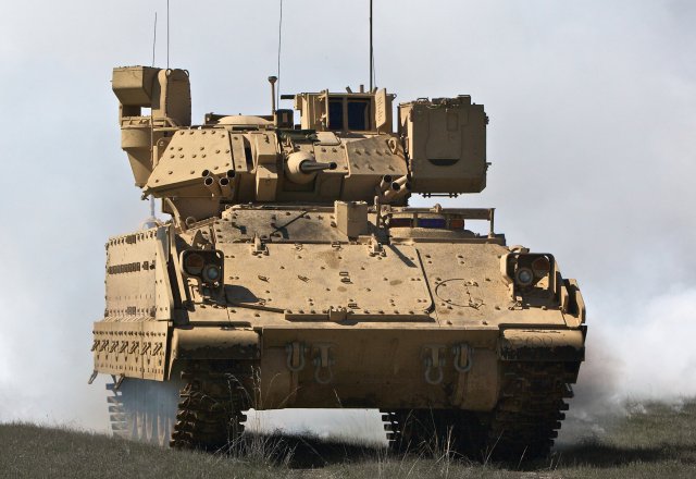 Raytheon_achieves_developement_of_3rd_generation_Commander_s_Primary_Sight_for_M2_Bradley_IFV_640_001.jpg