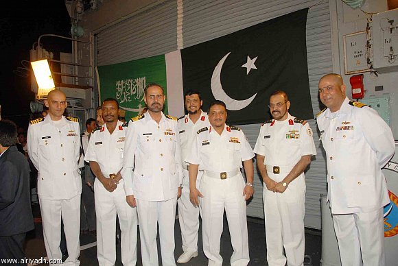 Pakistan+navy+and+Saudi+Navy+Naseem+Al+Bahr+X+2.jpg