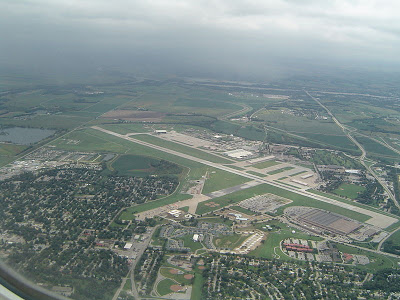 800px-Offutt_AFB_at_1000_ft.jpg